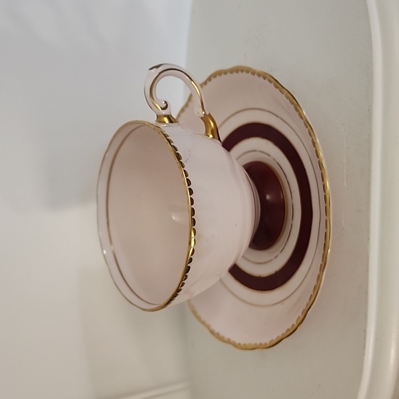 LOvely Tuscan Pink and Burgandy Teacup and Saucer with Gild Trimming - Picture 6 of 6